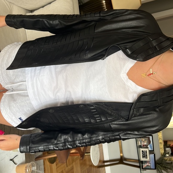 Leather Jacket. Great condition. - Picture 2 of 4